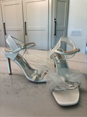 Badgley Mischka White Tulle Bow Jessica Heeled Wedding Formal Heel size 6